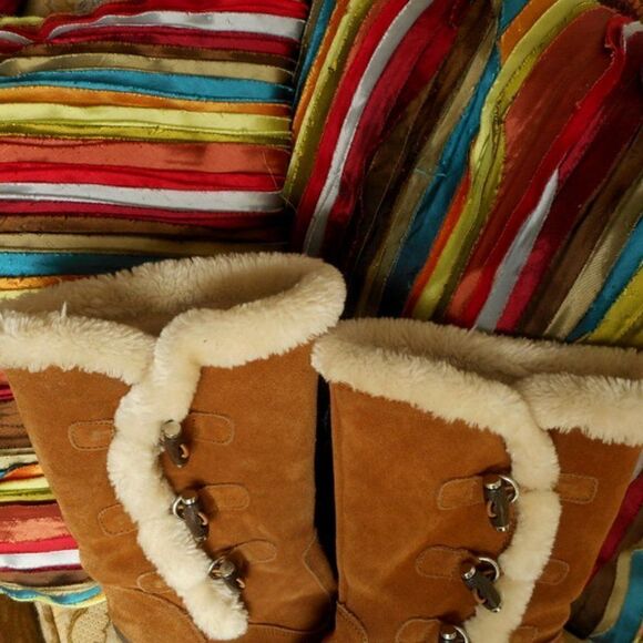 Bass Camel Colored Slip-On Faux Leather & Fur Winter Boots - Picture 3 of 8